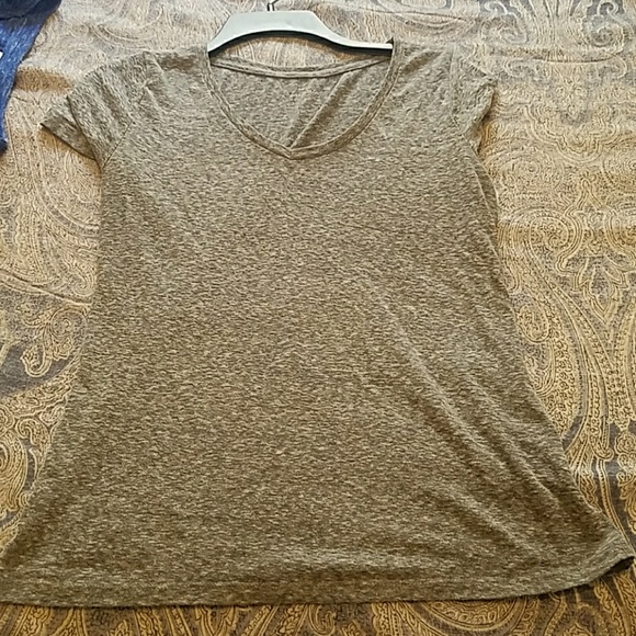 Grey non-graphic tee (Not with hanger) - Picture 1 of 1